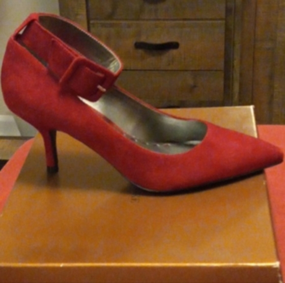 Shoes - Picture 2 of 3